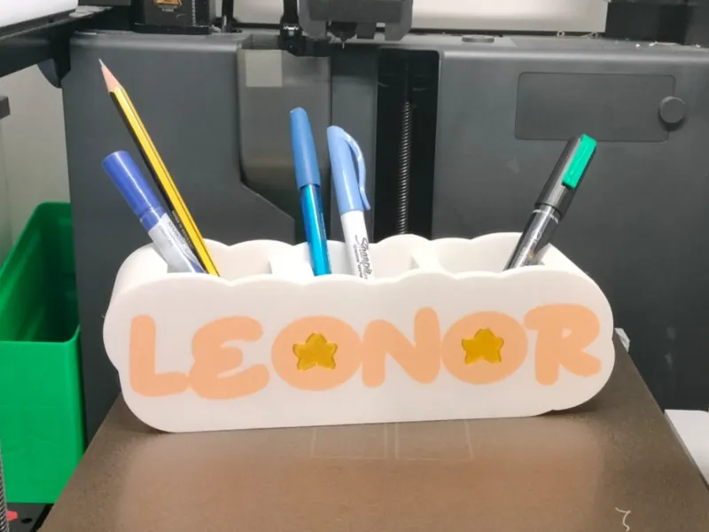 Leonor Pen Holder