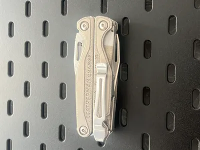 Skadis Leatherman magnetic holder
