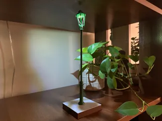 Miniature street lamp