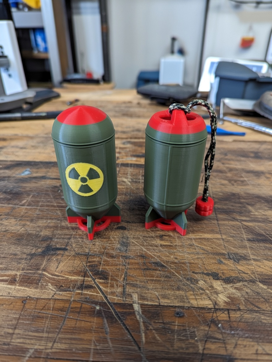 Miniatura 2 do modelo 3D Bomb EDC Rugged Container