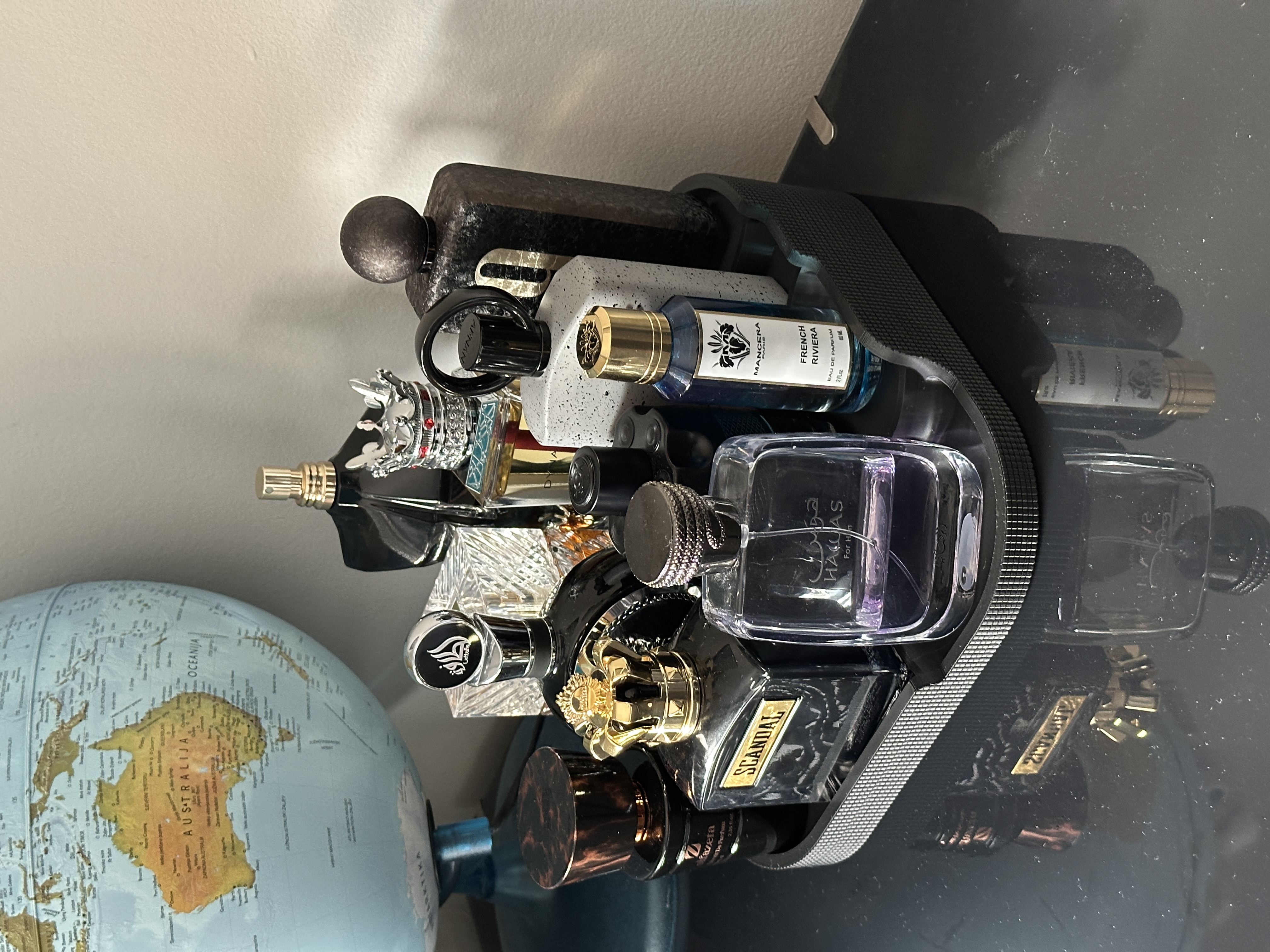 Miniatura 2 do modelo 3D Cologne Stand