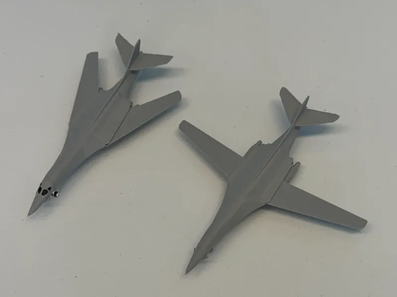 1:400 scale Interactive B-1 "Lancer"