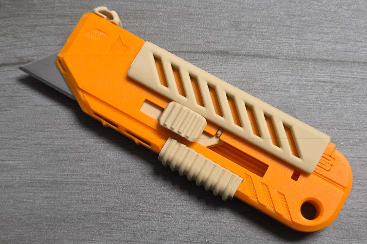 Miniatura 5 do modelo 3D Utility Knife with Scraper Mode