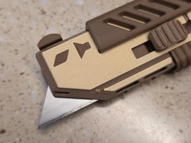 Utility Knife with Scraper Mode view 4