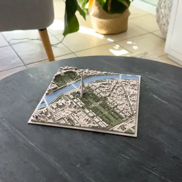 Figura decorativa: Eiffel Tower — vista de referencia 3