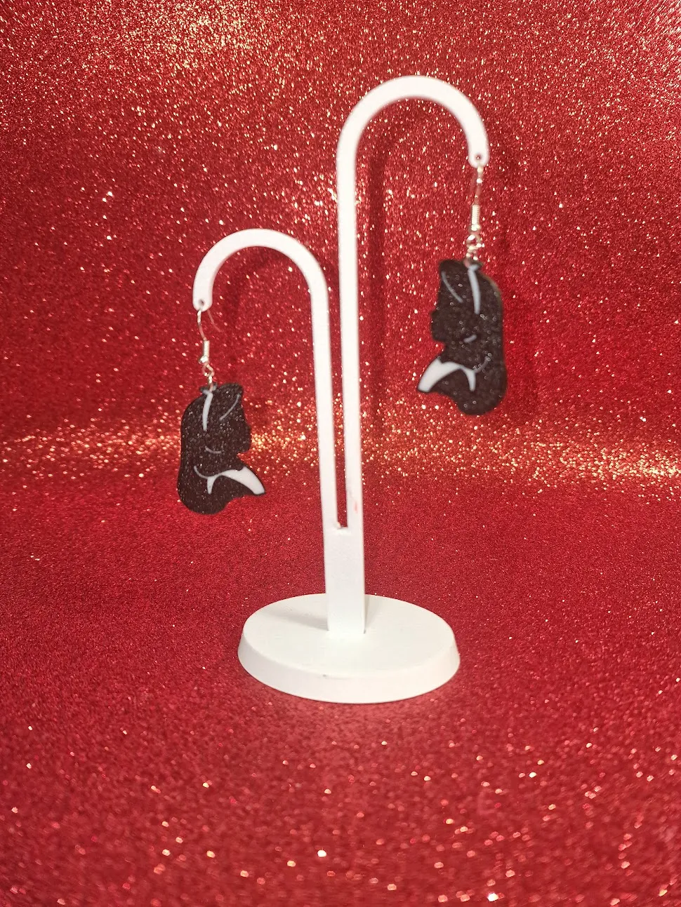 Alice in wonderland earrings view 3