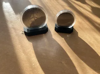 Customizable coin stand