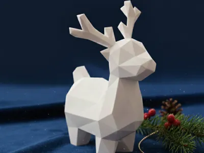 Elegant Reindeer Polygon Style 32g