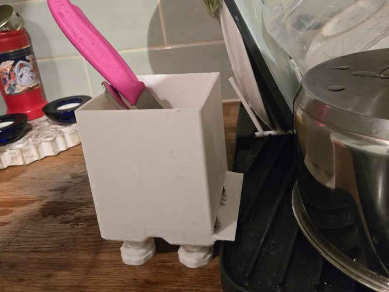 Adjustable Cutlery drip tray