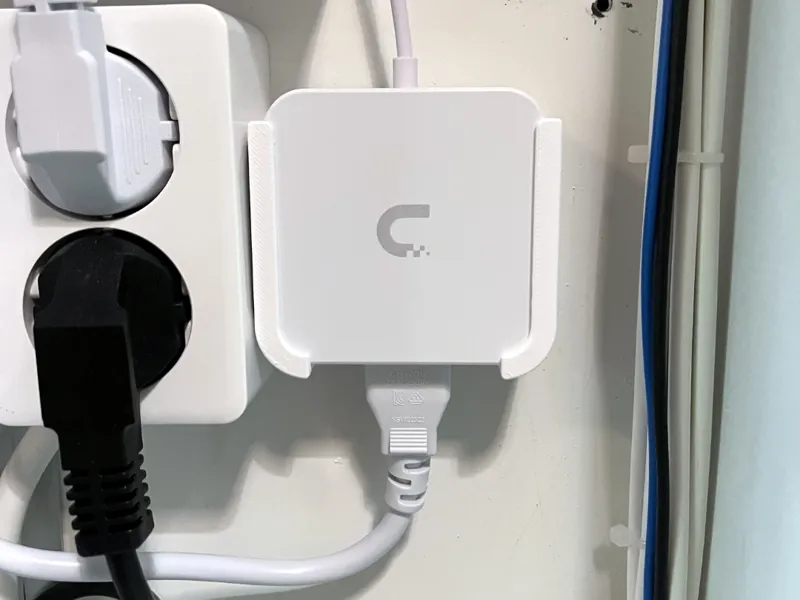 Unifi power supply wall mount (screw/magnet)