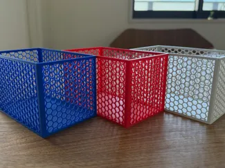 Simple Desktop Trash Can (has more variations!!)