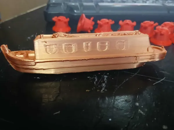 Maquette de péniche fluviale