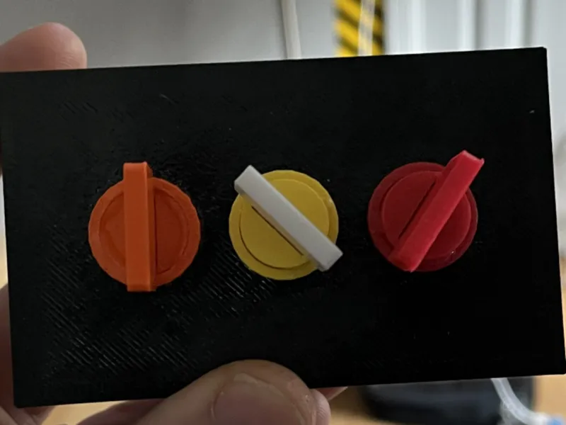Toy Lockbox with keys (fidget toy)