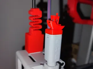 A1 Mini Filament Hub Benchy Staubschutzkappe
