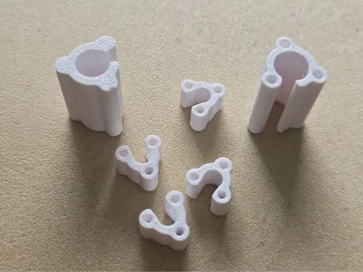 A1 cable guide with clips
