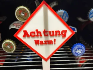Achtung Warm! Bier Kühlschrank Schild