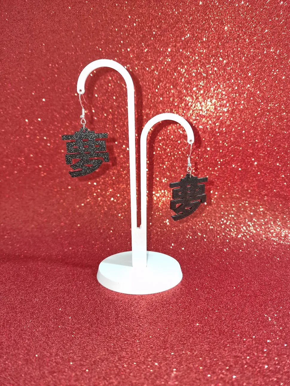 Kanji dream earrings view 3