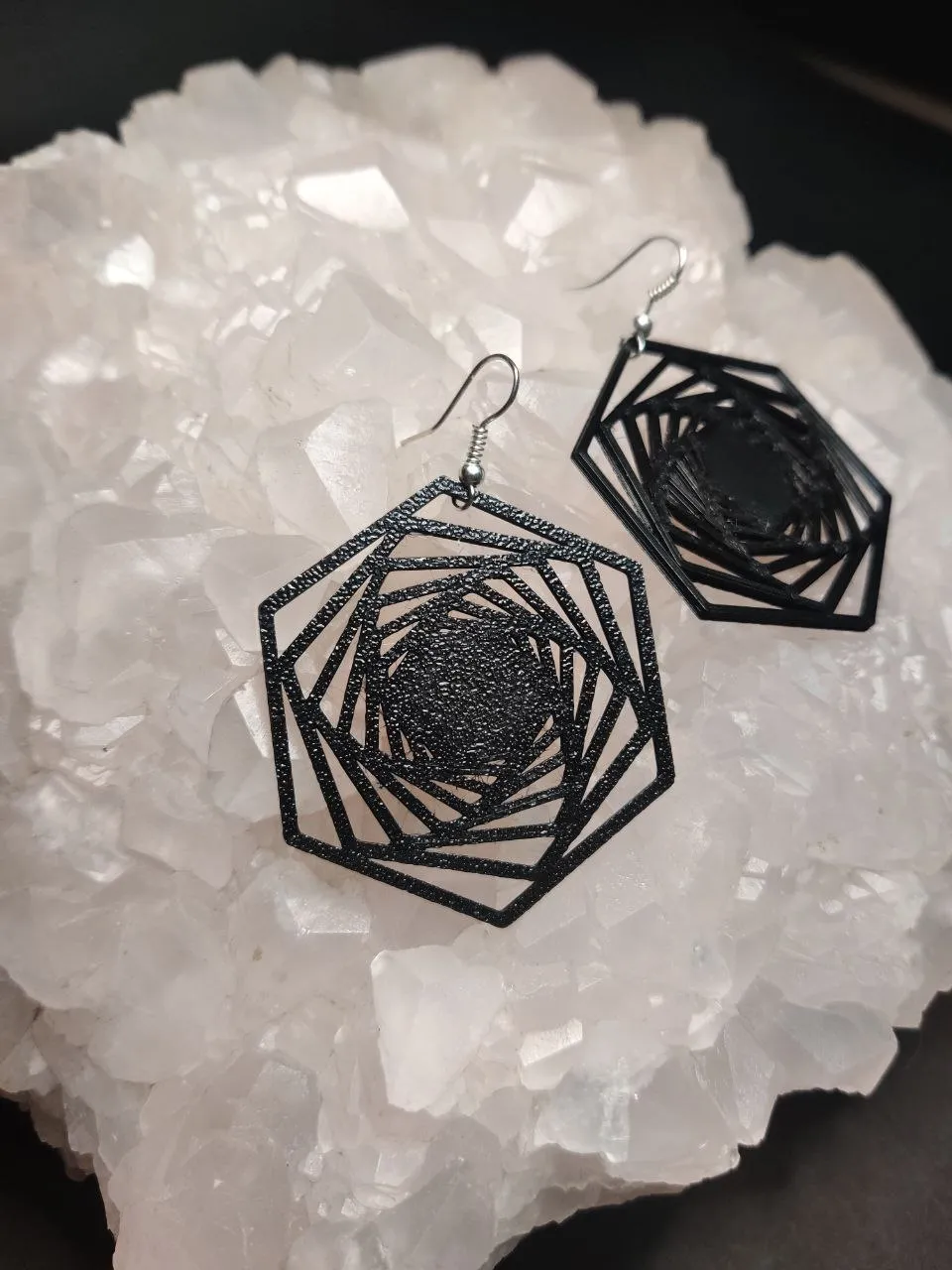 HEXAVORTEX – Earrings That Bend Reality view 2