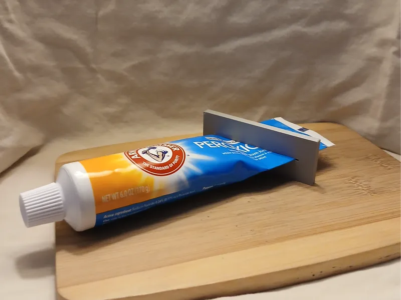 Toothpaste Squeezer