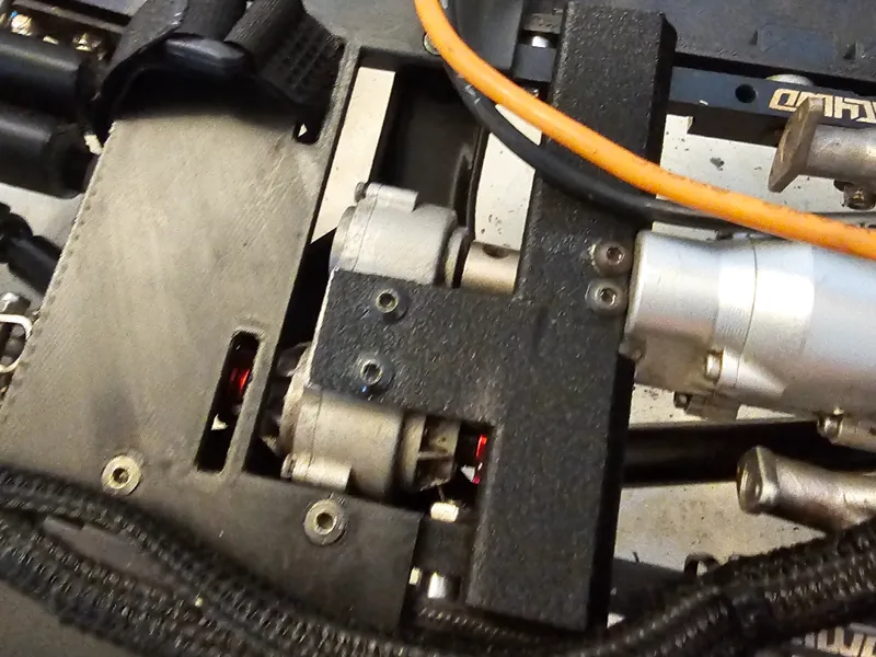 RC4wd R4 lift transmission mount  & skid plate