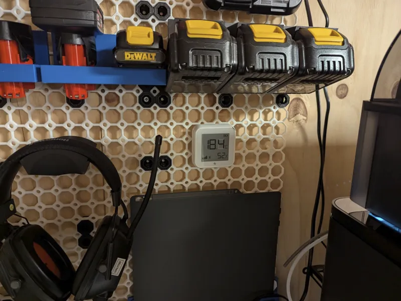 Shelly Plus H&T holder for Multiboard