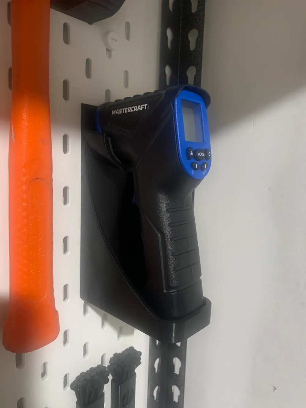 Skadis Type Mastercraft Laser Thermometer Holder by 6xg4vty98s MakerWorld