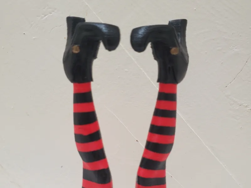 WITCH LEGS HALLOWEEN DECOR