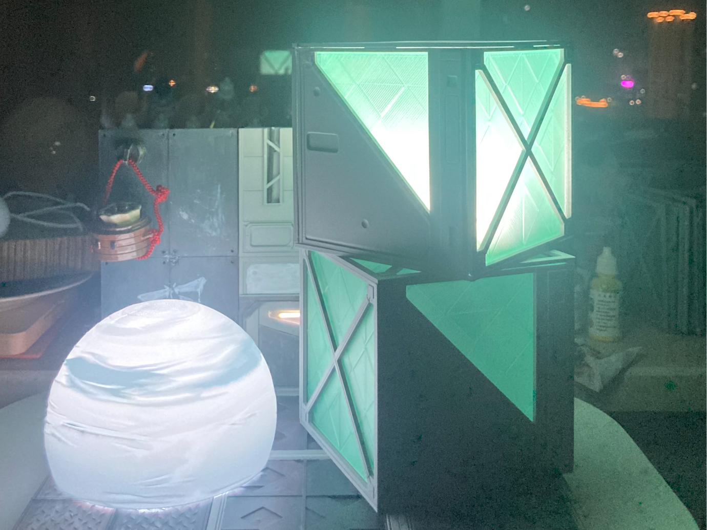 可自定义的“最瓦”桌面夜灯和置物盘