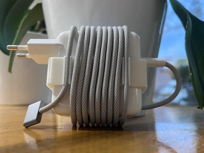 Macbook 70W charger cable organizer