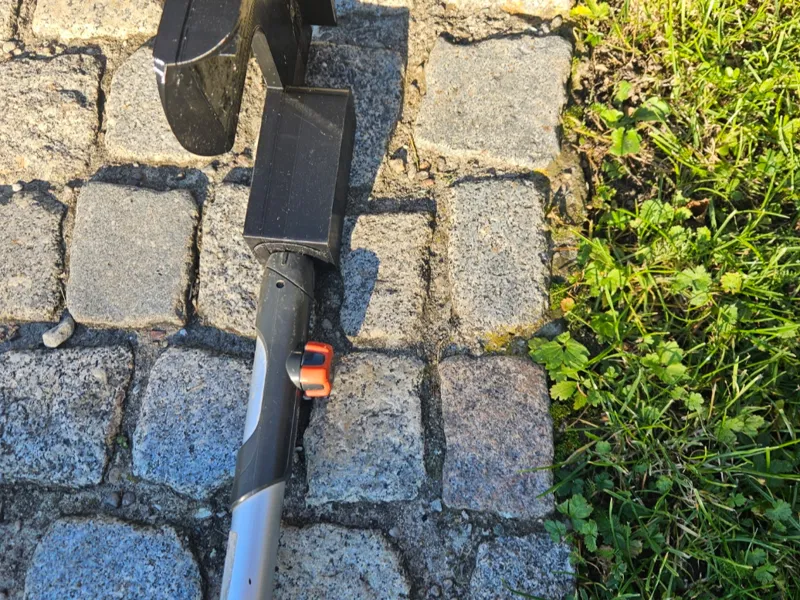 Laubhaken V3 mit Gardena Aufnahme für Dachrinnen