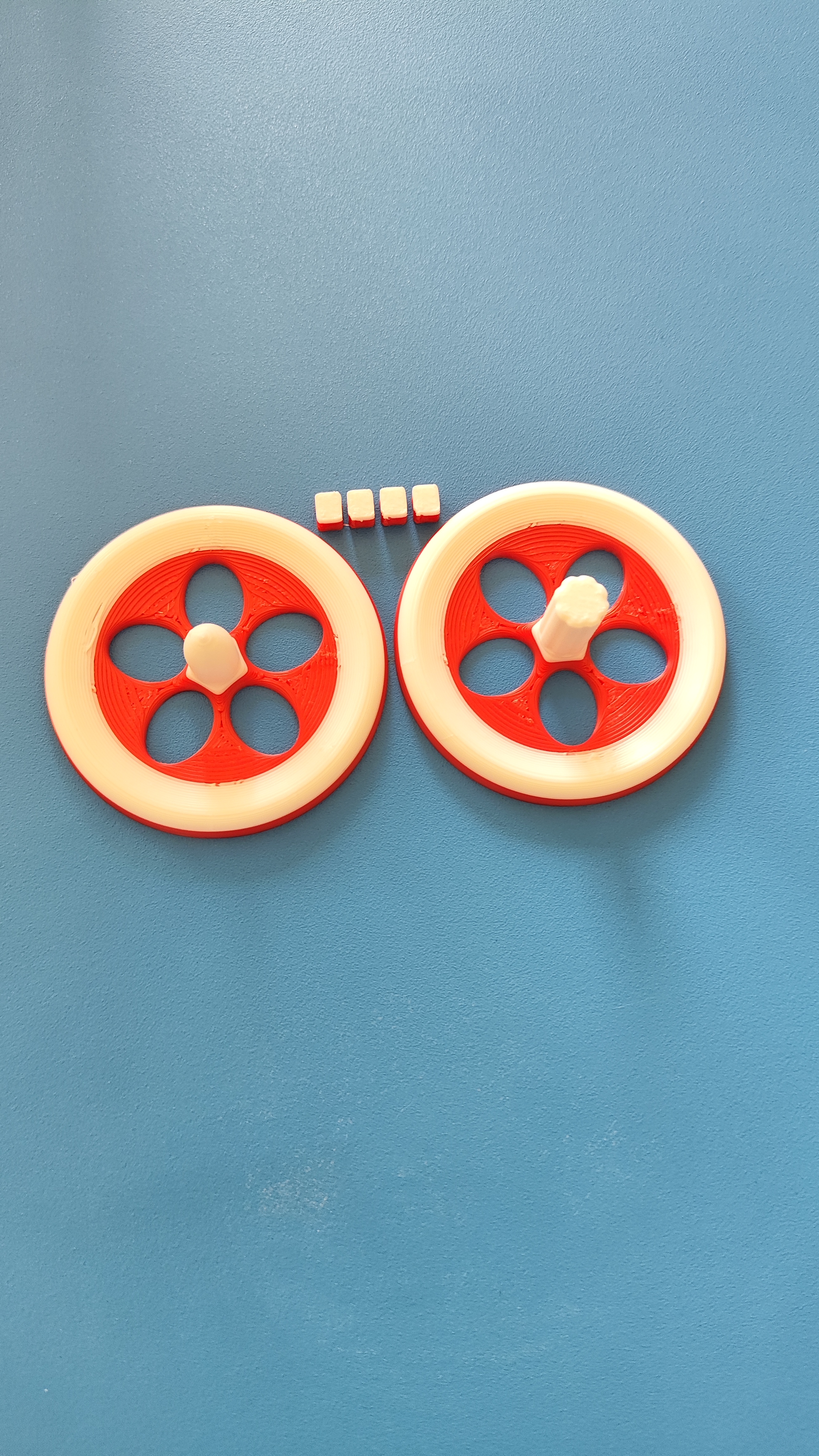 Miniatura 2 do modelo 3D 陀螺 手捻陀螺 旋转陀螺 陀螺底坐 陀螺底盘 80后 90后玩具