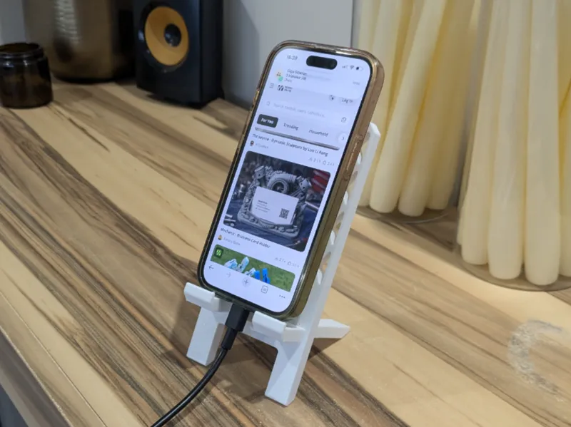 Honeycomb Charging Phone Stand Holder