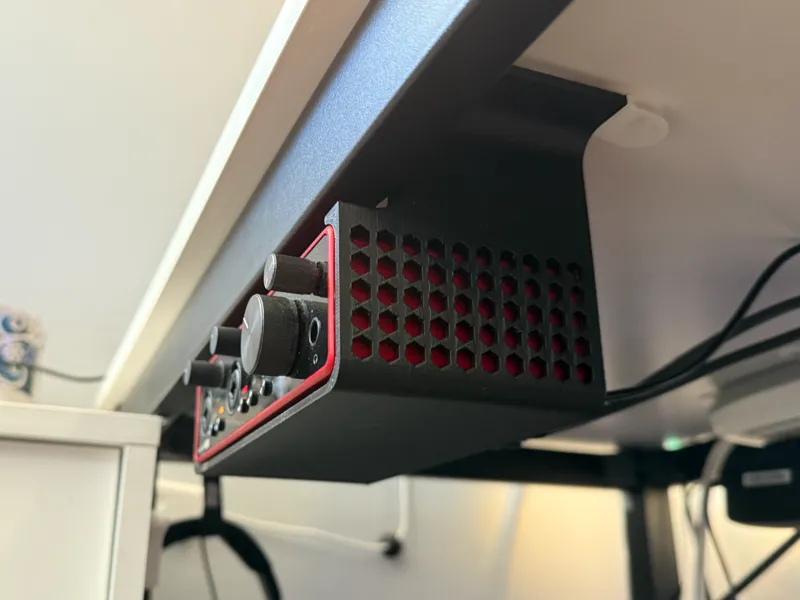 Focusrite Scarlett 2i2 3rd Gen Under Desk Mount