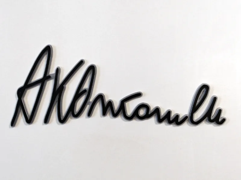 Kimi Antonelli Signature