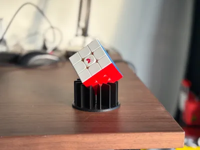 ribbed cube stand 