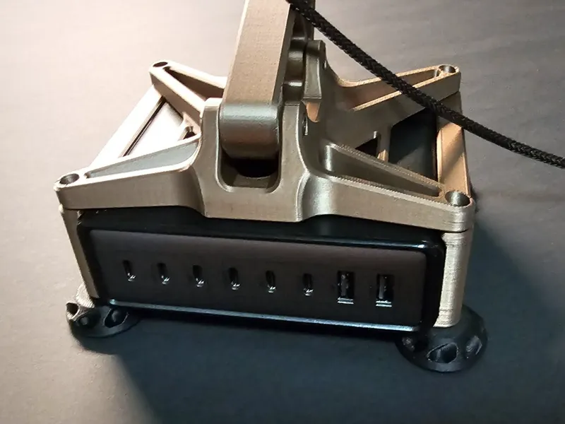 Industrial Headphone Stand - UGreen Charger Base