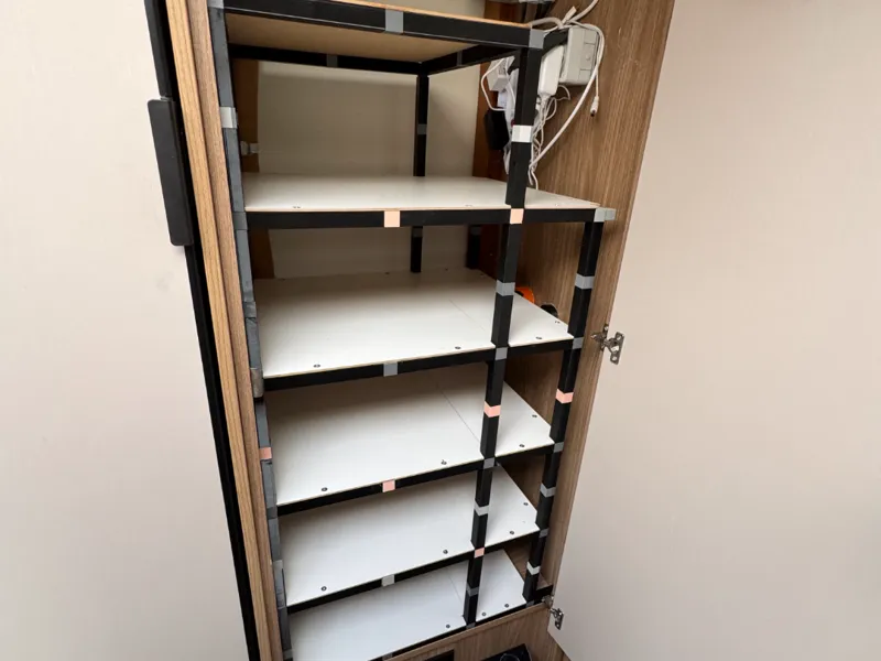 Regal Kleiderschrank Wohnwagen