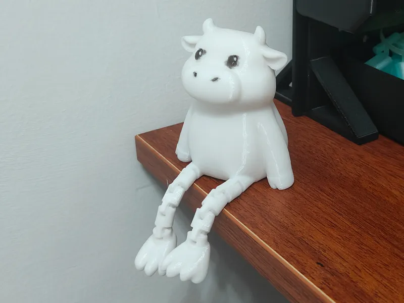 坐姿小牛（可动玩偶）
