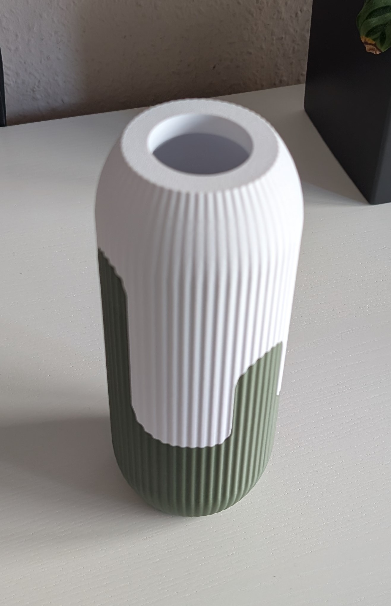 Miniatura 3 do modelo 3D Minimalistic Vase | 2-in-1