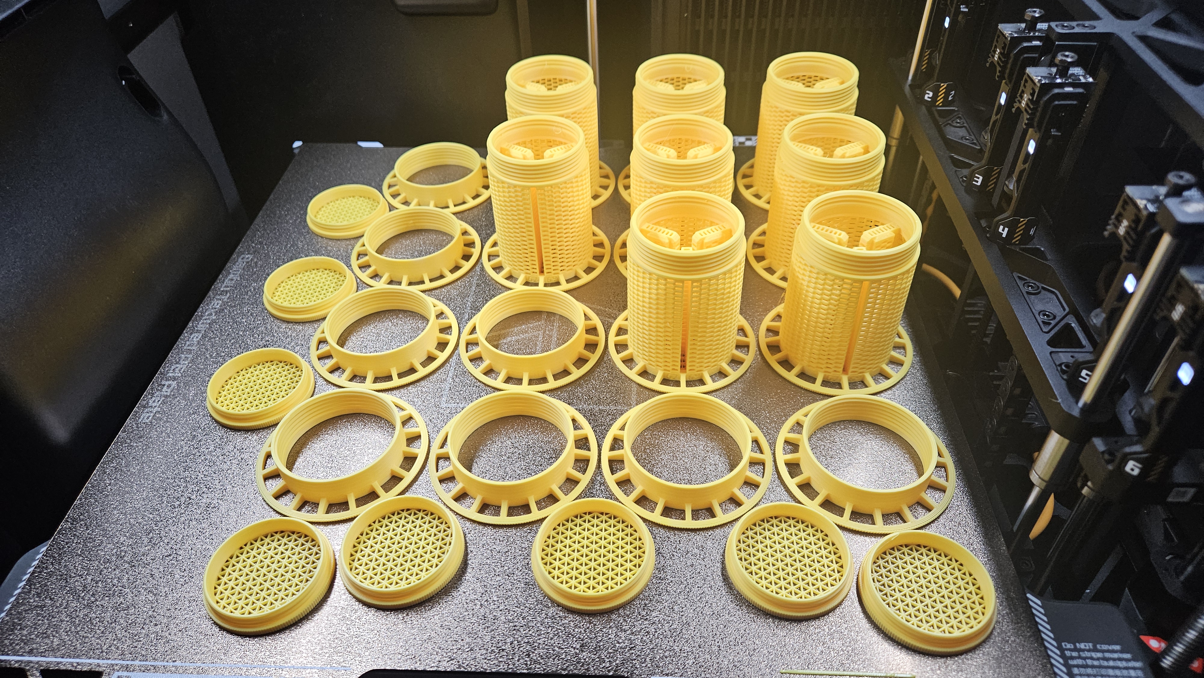 Miniatura 31 do modelo 3D High Performance Spool Desiccant Container Holder