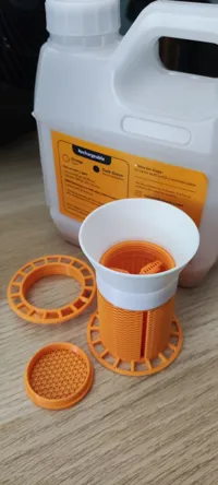 Funnel for desiccant