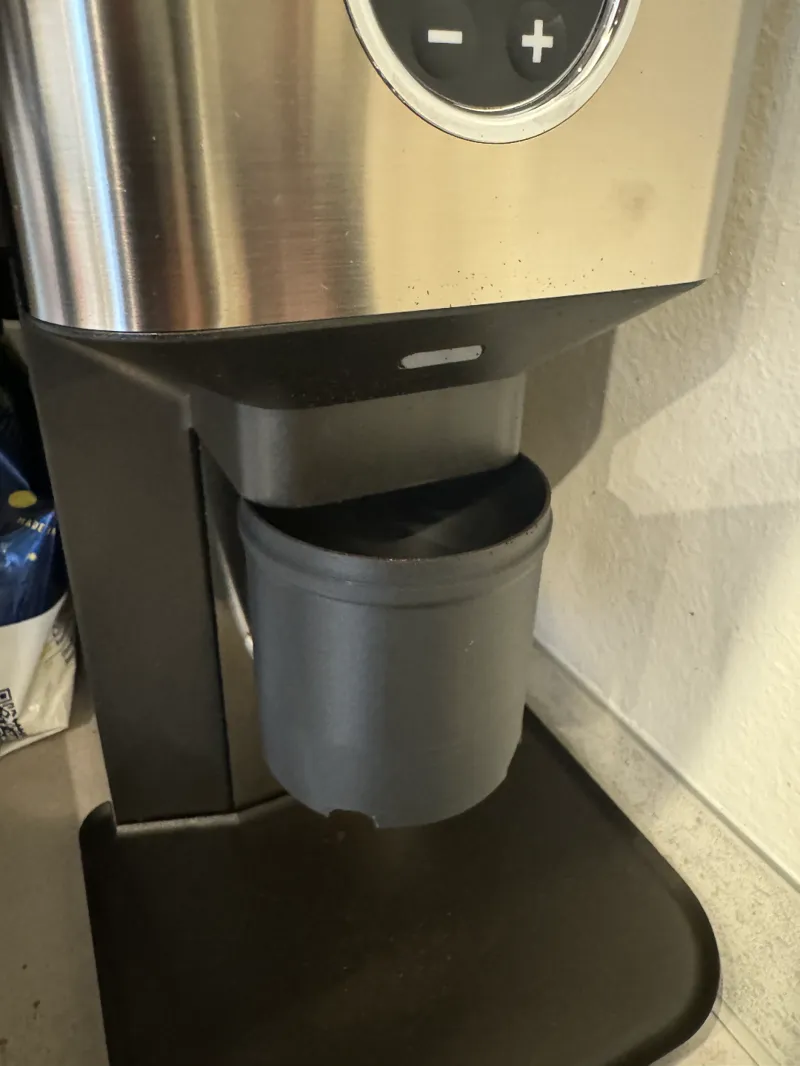 Container for ground coffee from the Lelit William