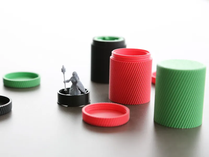 Small container with insert for dnd miniatures