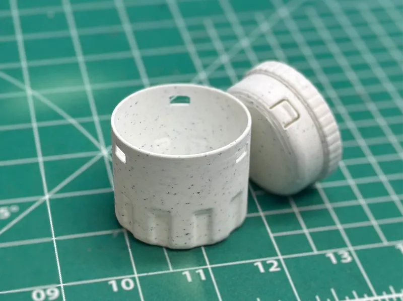 Push Lock Container