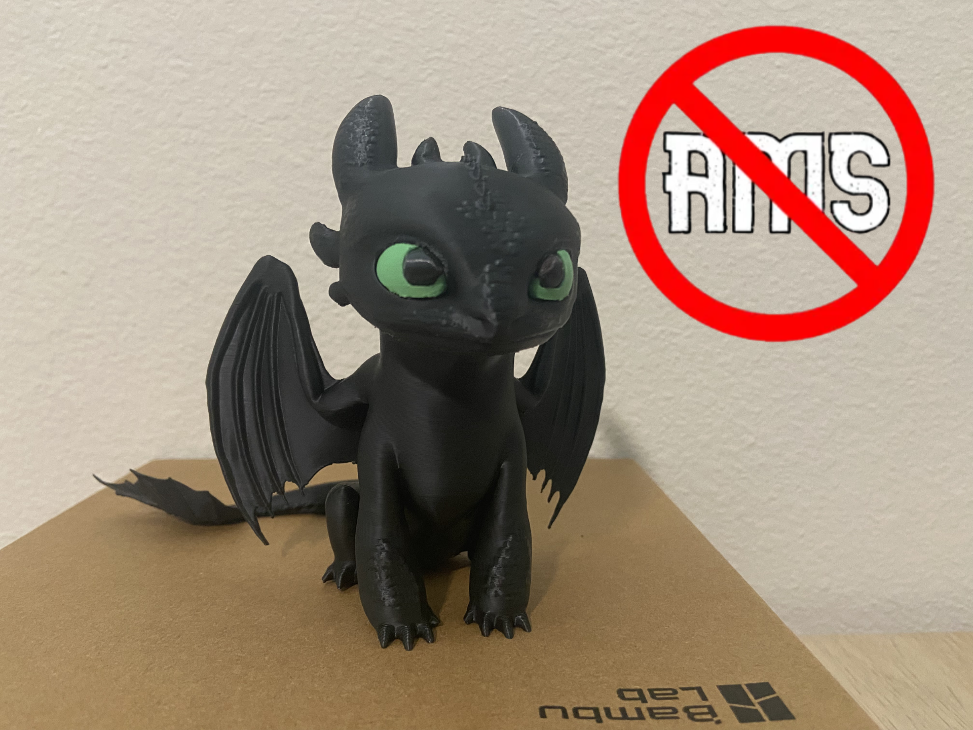 Realistic Toothless Figurine / NO AMS