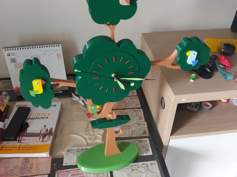 Jungle Tree Table clock