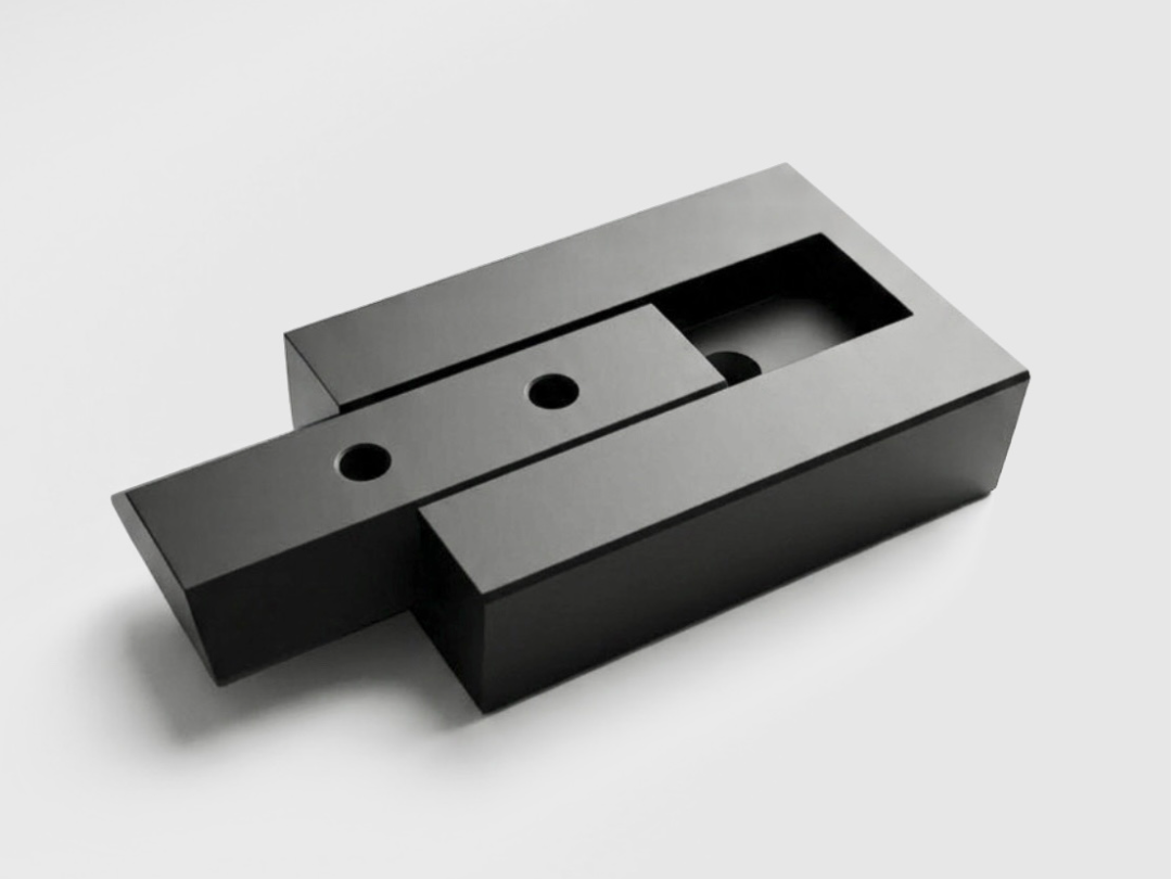 UNIVERSAL WALL MOUNT (medium)