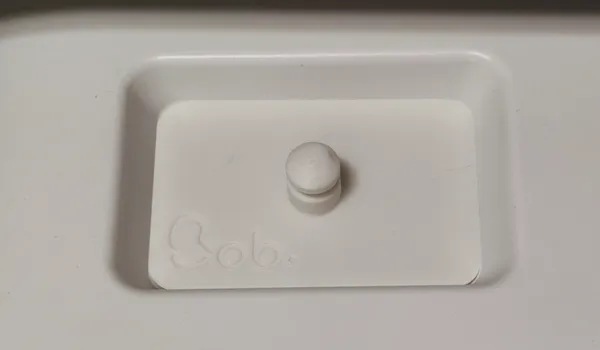 Cache-poussière pour arrivée d'eau de lave-vaisselle