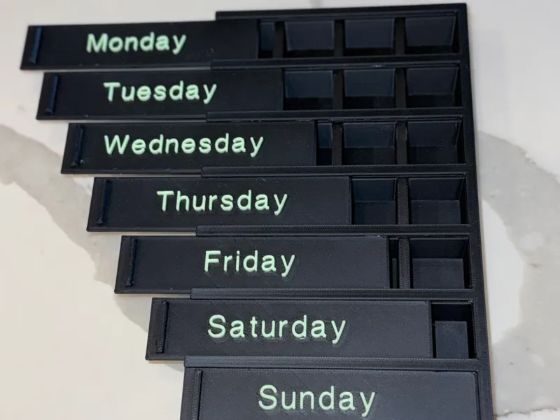 4-Week 3D-Printed Pill Organizer with Sliding Lids