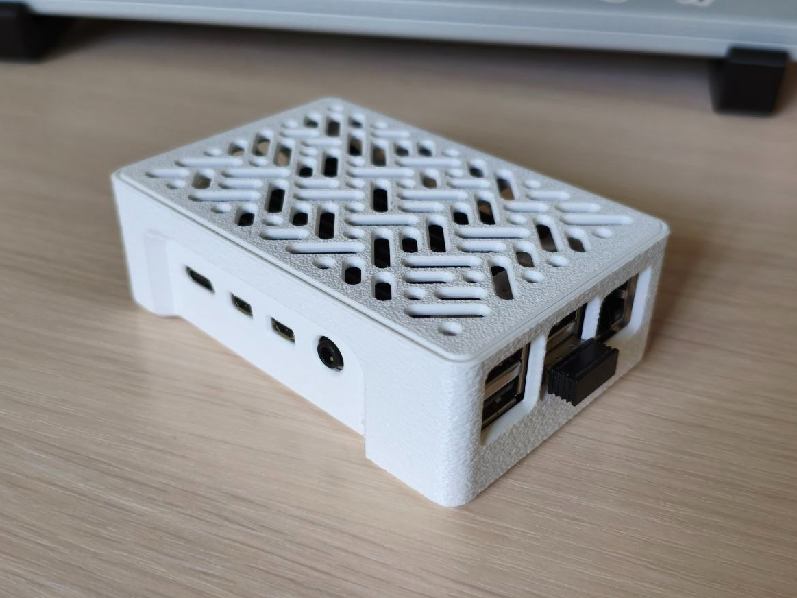 Case for Raspberry Pi 4 Model B with heatsink